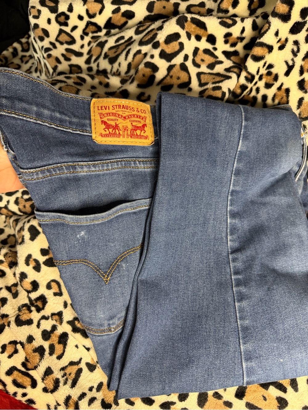 Levi's Women’s Medium Blue Skinny Jeans